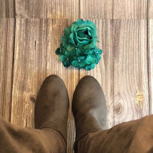 JOURNEE Leeda Grey Faux Suede Boots 7M - Picture 6 of 14